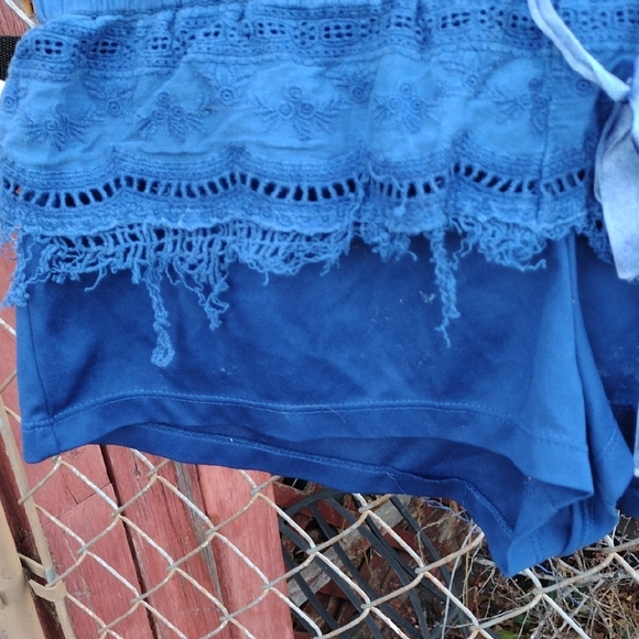 No Boundaries Blue Lace Trim Women Shorts - Picture 3 of 7